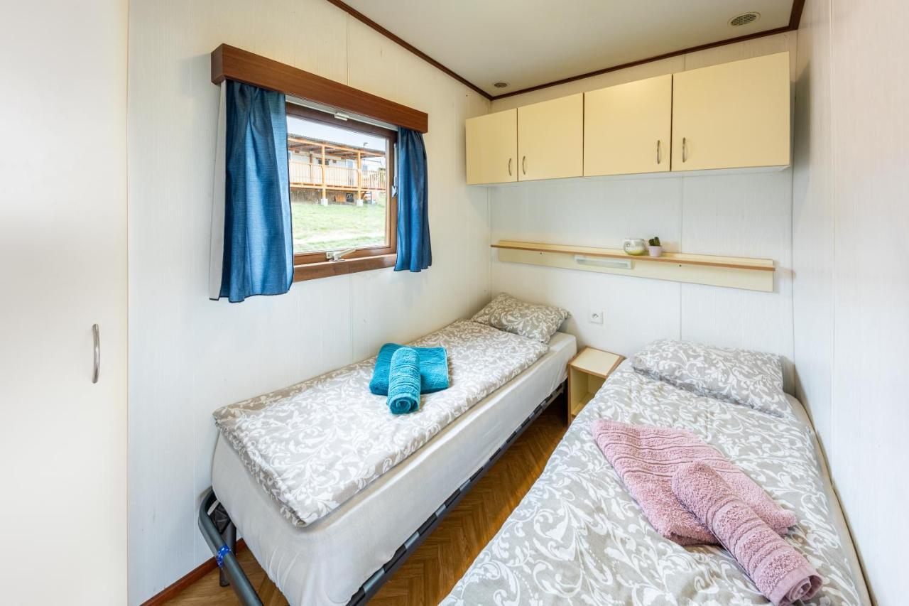 Mobilheim Chalet - Vyrovicka Prehrada Vyrovice エクステリア 写真